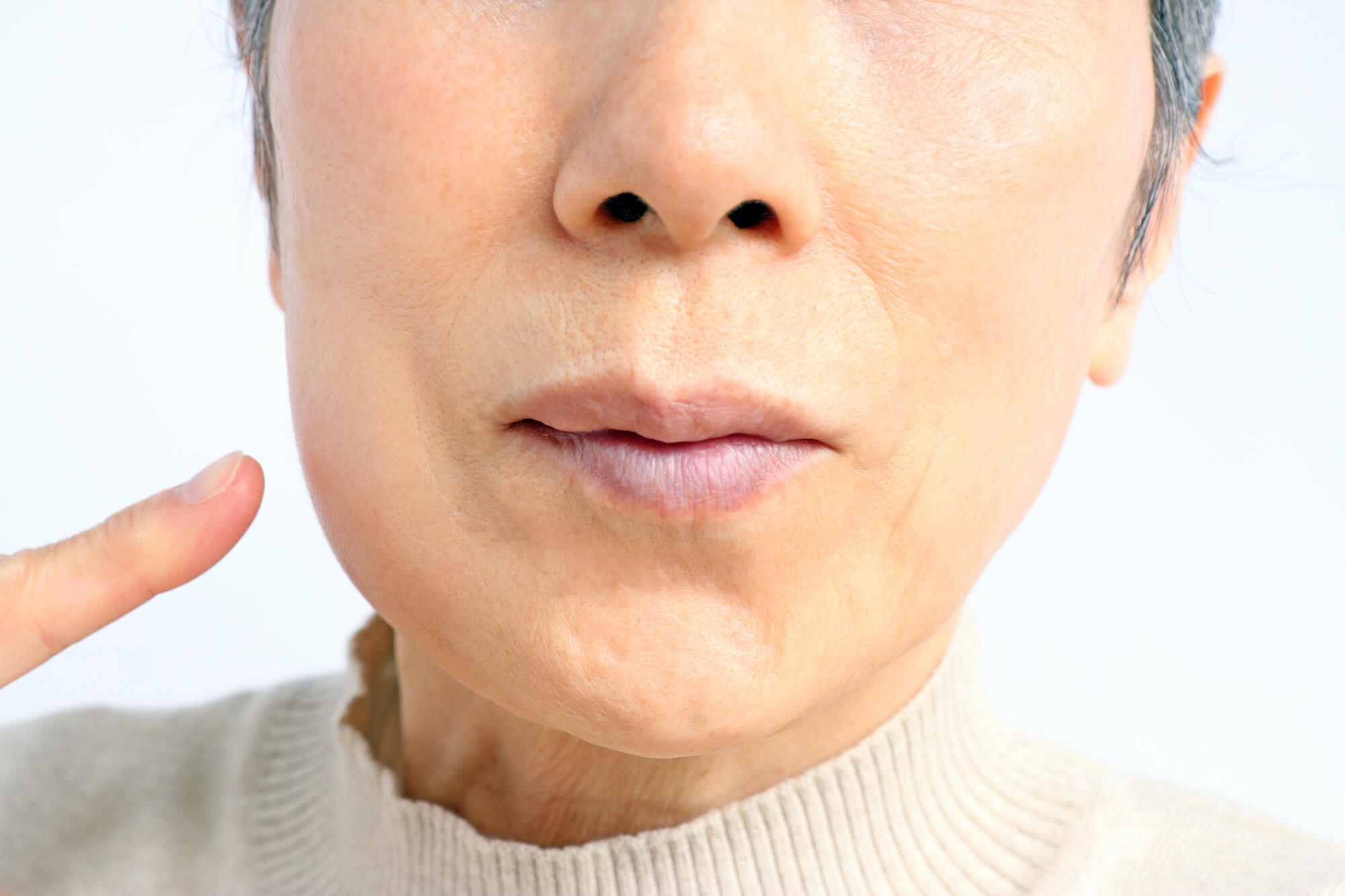 硬いしこりが気になるのはいつですか?